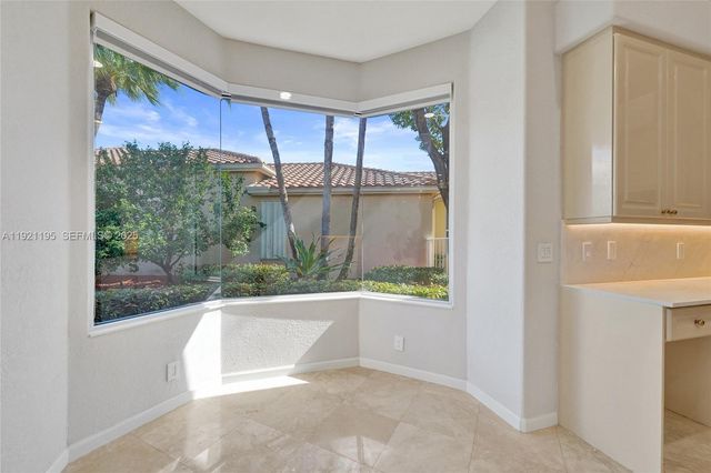 2456 Bay Isle Ct, Weston, FL 33327