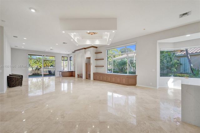 2456 Bay Isle Ct, Weston, FL 33327