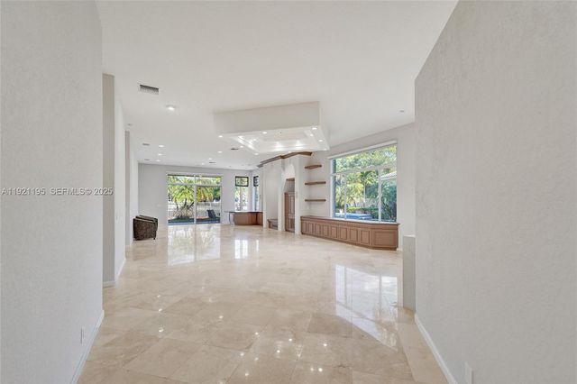 2456 Bay Isle Ct, Weston, FL 33327