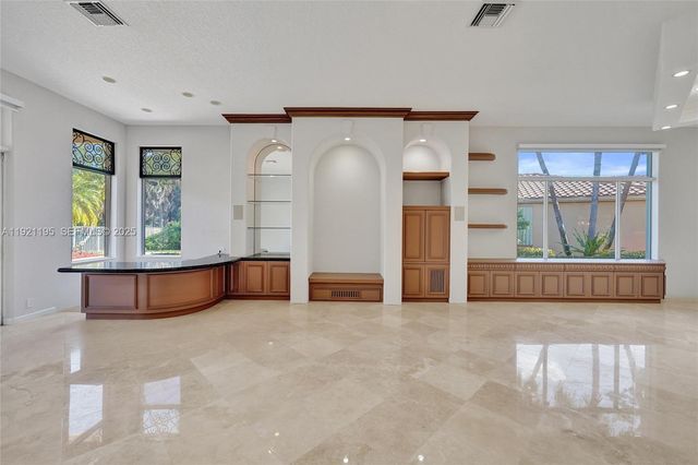 2456 Bay Isle Ct, Weston, FL 33327