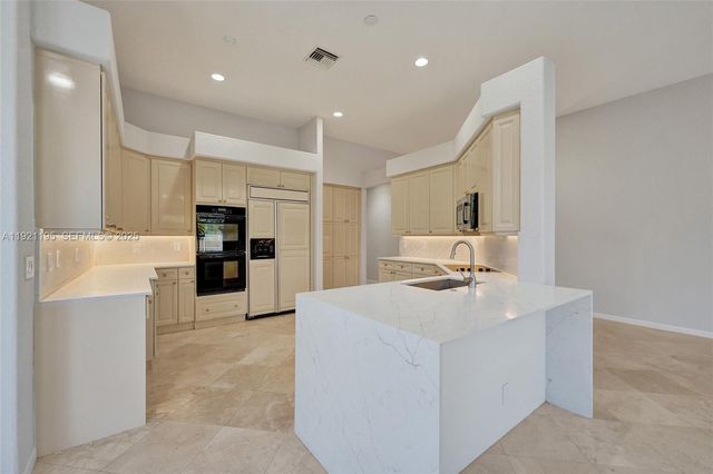 2456 Bay Isle Ct, Weston, FL 33327