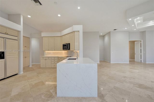 2456 Bay Isle Ct, Weston, FL 33327