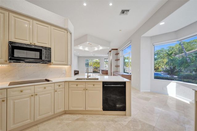 2456 Bay Isle Ct, Weston, FL 33327