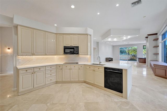 2456 Bay Isle Ct, Weston, FL 33327