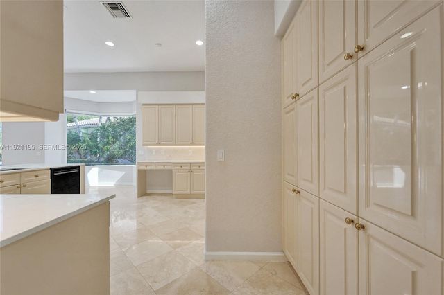 2456 Bay Isle Ct, Weston, FL 33327