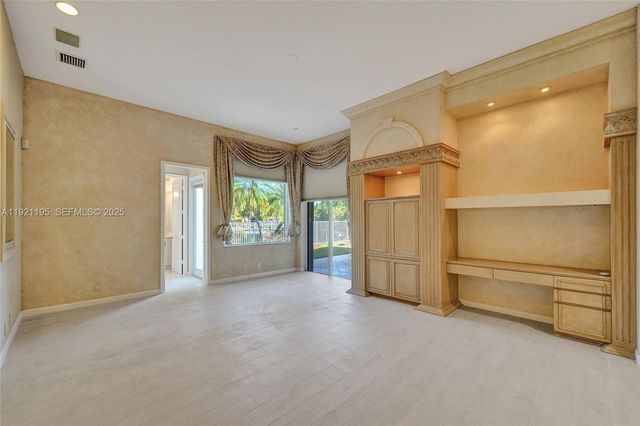 2456 Bay Isle Ct, Weston, FL 33327