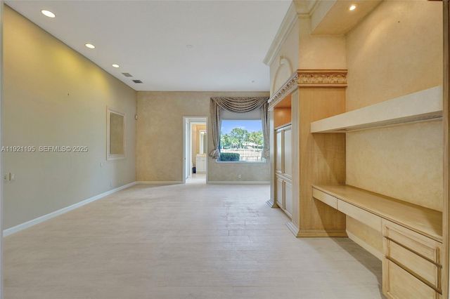 2456 Bay Isle Ct, Weston, FL 33327