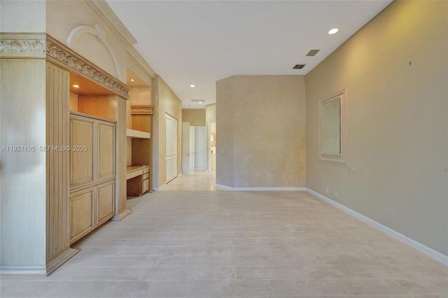 2456 Bay Isle Ct, Weston, FL 33327