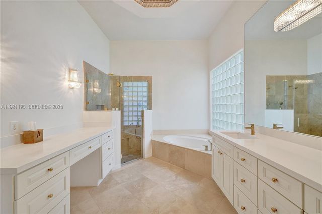 2456 Bay Isle Ct, Weston, FL 33327