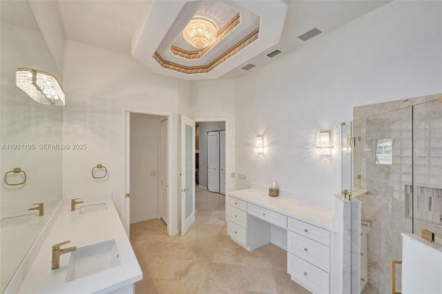 2456 Bay Isle Ct, Weston, FL 33327