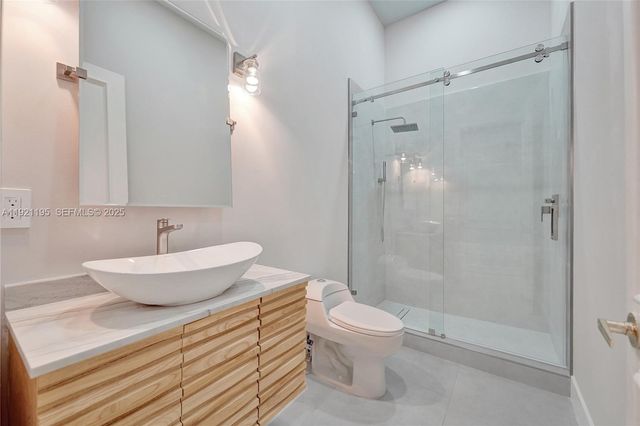 2456 Bay Isle Ct, Weston, FL 33327