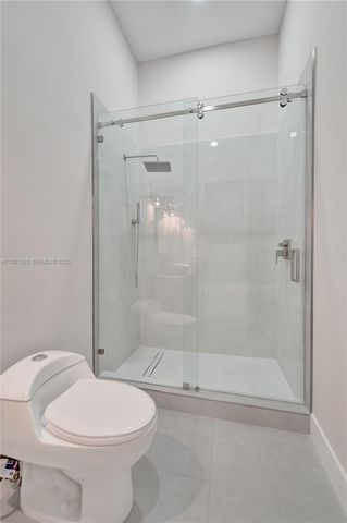 2456 Bay Isle Ct, Weston, FL 33327