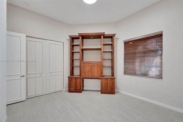 2456 Bay Isle Ct, Weston, FL 33327