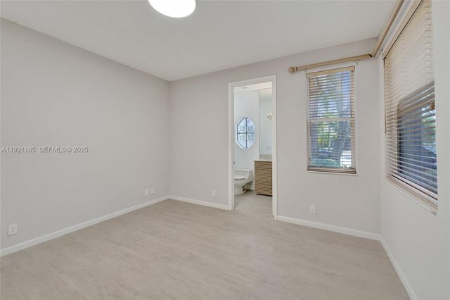 2456 Bay Isle Ct, Weston, FL 33327