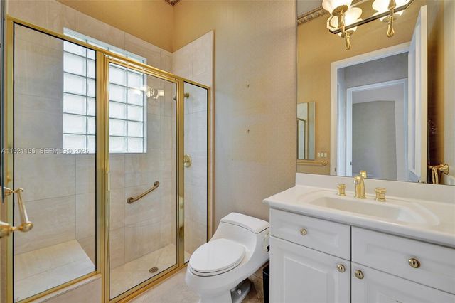 2456 Bay Isle Ct, Weston, FL 33327