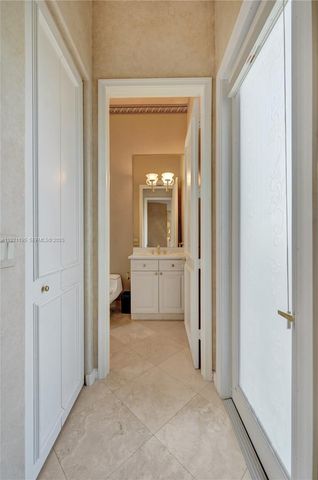 2456 Bay Isle Ct, Weston, FL 33327