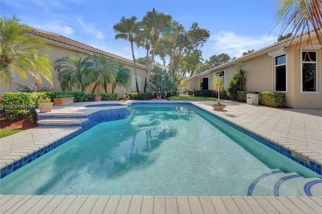 2456 Bay Isle Ct, Weston, FL 33327