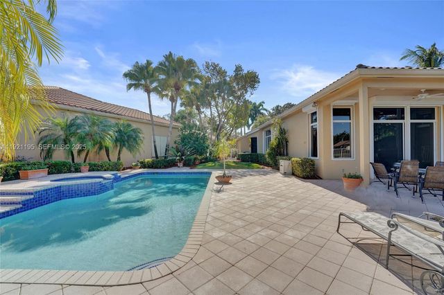 2456 Bay Isle Ct, Weston, FL 33327