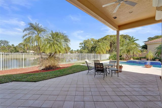 2456 Bay Isle Ct, Weston, FL 33327