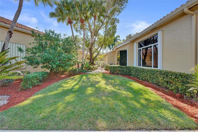 2456 Bay Isle Ct, Weston, FL 33327