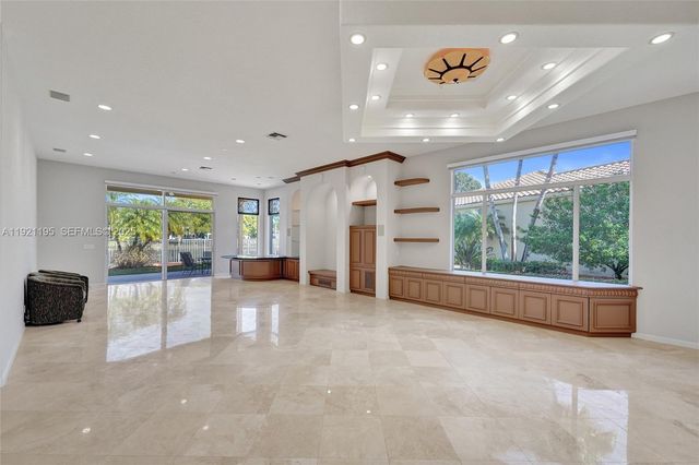 2456 Bay Isle Ct, Weston, FL 33327