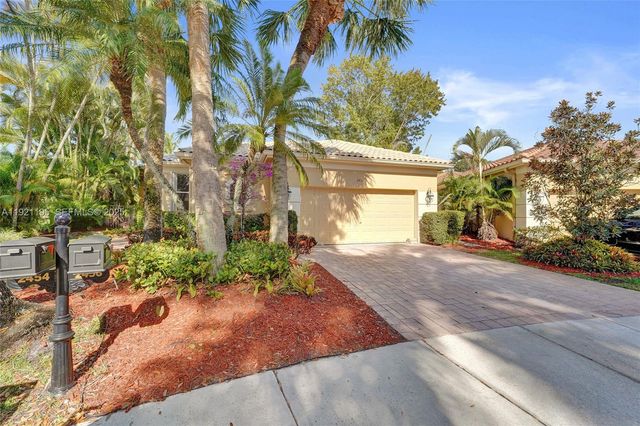 2456 Bay Isle Ct, Weston, FL 33327