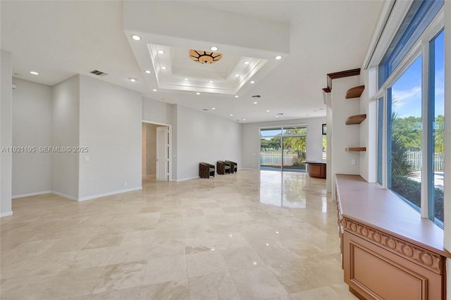 2456 Bay Isle Ct, Weston, FL 33327