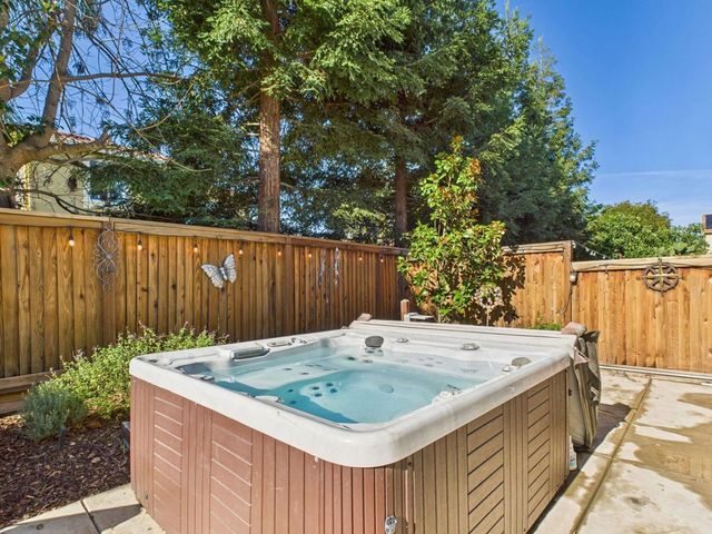 2521 Shadowbrooke Rd, Brentwood, CA 94513