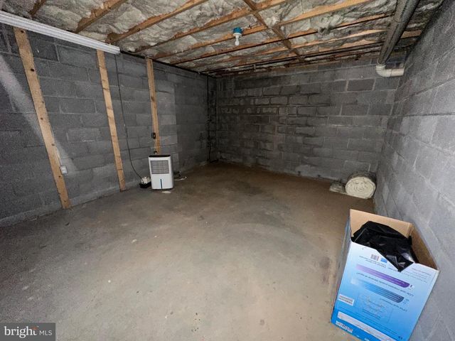 10510 HERSHEY DR, Williamsport, MD 21795