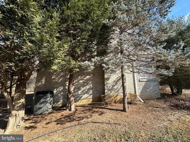 10510 HERSHEY DR, Williamsport, MD 21795