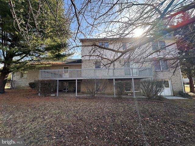 10510 HERSHEY DR, Williamsport, MD 21795