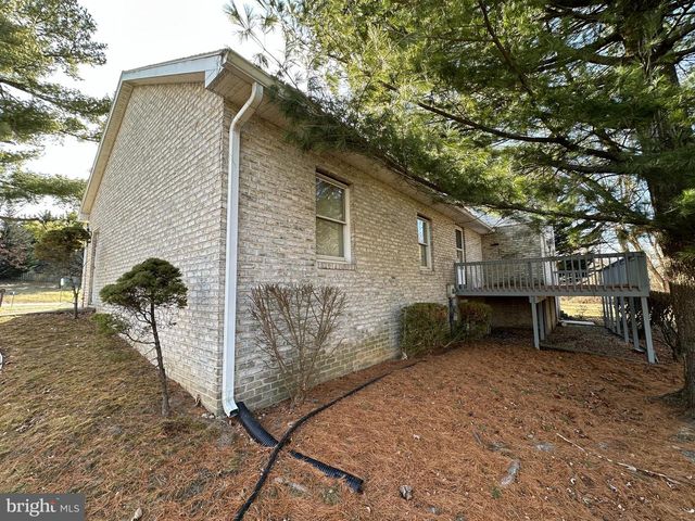 10510 HERSHEY DR, Williamsport, MD 21795