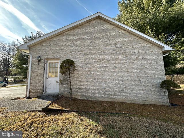 10510 HERSHEY DR, Williamsport, MD 21795