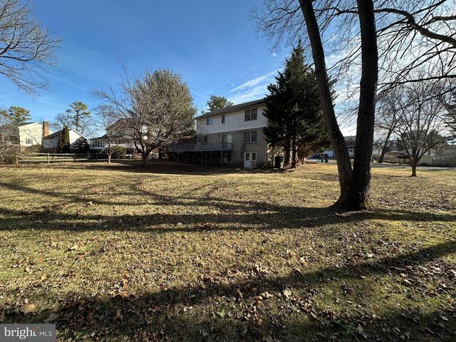 10510 HERSHEY DR, Williamsport, MD 21795