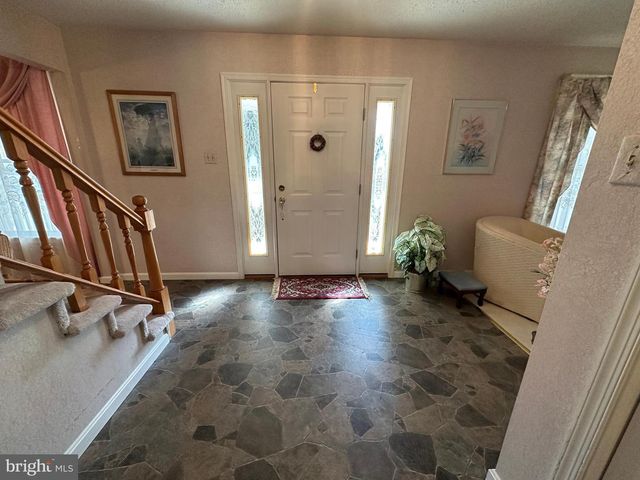 10510 HERSHEY DR, Williamsport, MD 21795