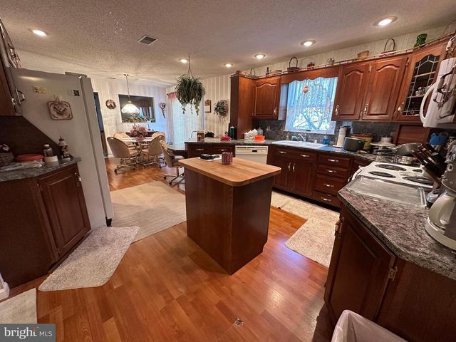 10510 HERSHEY DR, Williamsport, MD 21795