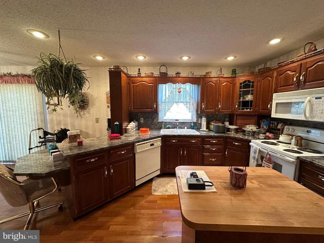 10510 HERSHEY DR, Williamsport, MD 21795