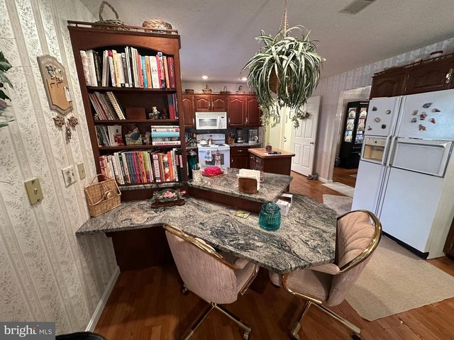 10510 HERSHEY DR, Williamsport, MD 21795