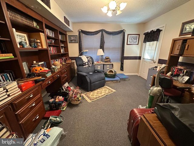 10510 HERSHEY DR, Williamsport, MD 21795