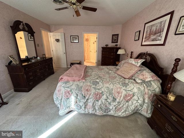 10510 HERSHEY DR, Williamsport, MD 21795