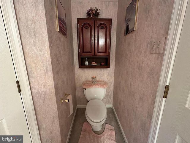 10510 HERSHEY DR, Williamsport, MD 21795