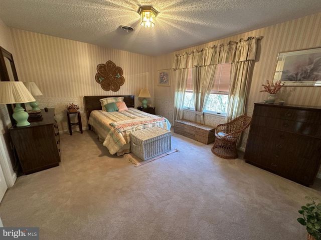 10510 HERSHEY DR, Williamsport, MD 21795