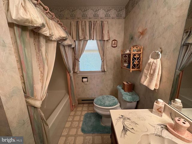 10510 HERSHEY DR, Williamsport, MD 21795