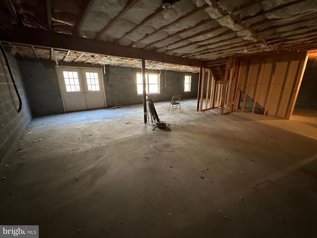 10510 HERSHEY DR, Williamsport, MD 21795