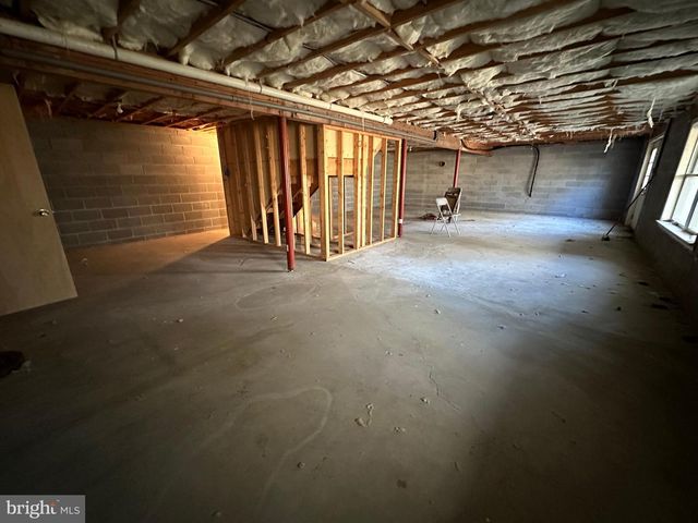 10510 HERSHEY DR, Williamsport, MD 21795