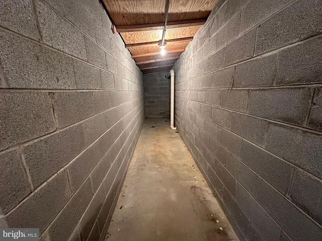 10510 HERSHEY DR, Williamsport, MD 21795