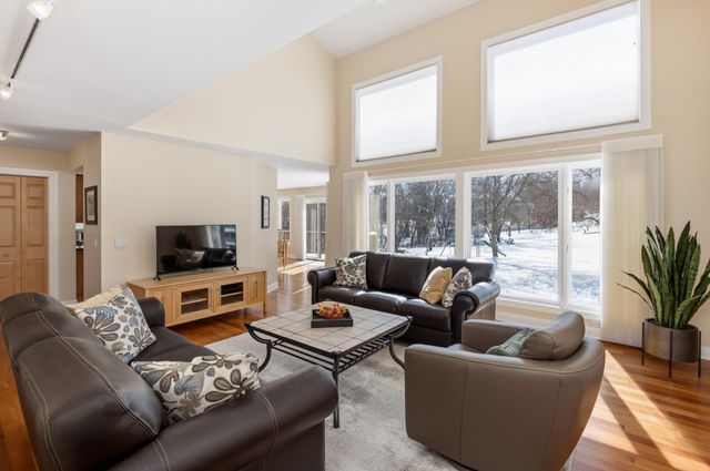 16229 Graben Court, Eden Prairie, MN 55346