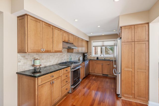 16229 Graben Court, Eden Prairie, MN 55346