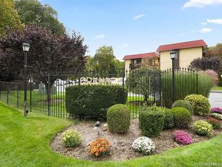 18 Granada Crescent 2, White Plains, NY 10603