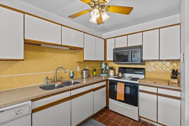 100 W Canal St Apt 4, Winooski, VT 05404